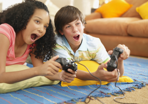 美国儿童爱游戏胜过看电视 日均在线1.3小时_