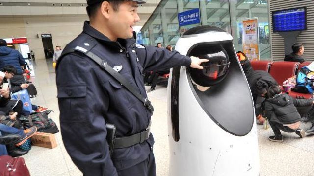 警察机器人现身 现实生活将会出现科幻电影中