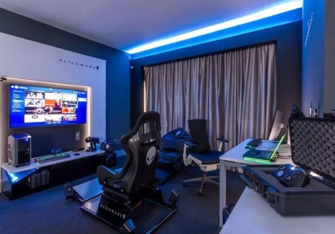 近日,游戏电脑厂商alienware联合希尔顿酒店设置了一间电竞主题套房