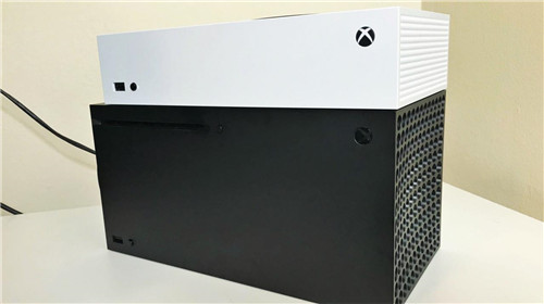 Xbox Series X/S样机图片及体积对比