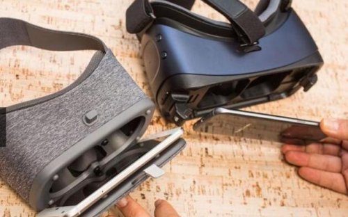 谷歌Daydream与三星Gear VR大对比 平民VR谁更强？