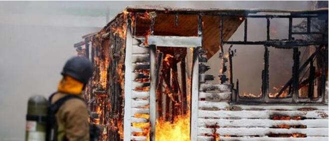 新西兰消防队为了拍VR视频 竟然烧了一座真房子