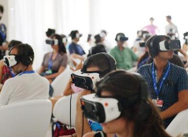 VR电影的主流之路：威尼斯电影节将推出VR竞赛单元