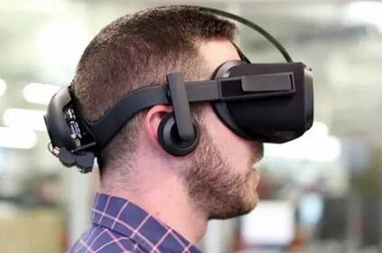 Facebook VR头盔再降200美元 仅为上市价一半