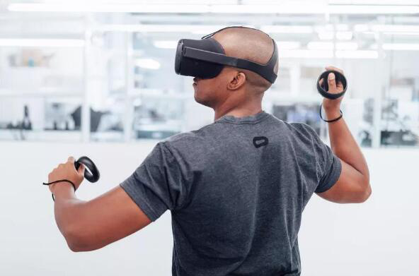 Oculus目前有四款VR头显 如何细分市场？