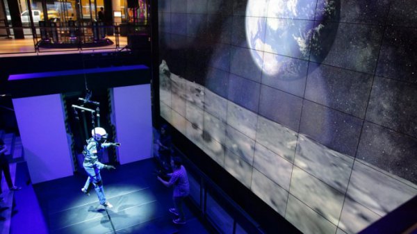 三星最新VR活动 带公众体验阿姆斯特朗“登月”